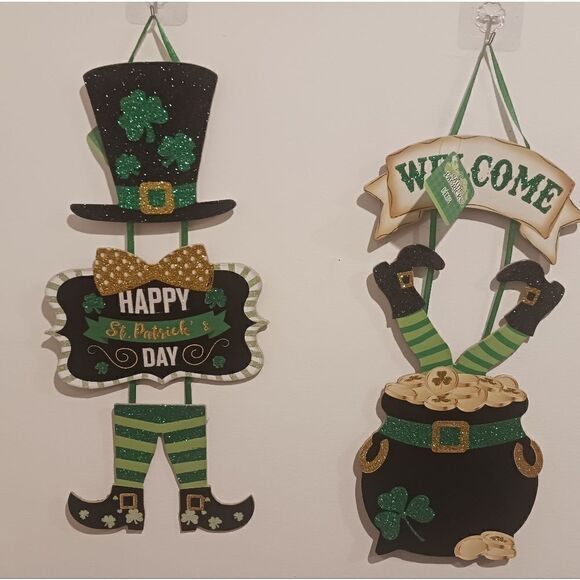 3 for 26 18" St Patricks Day & Welcome Wood Hanging Leprechaun Pot of Gold Wall - Picture 1 of 4